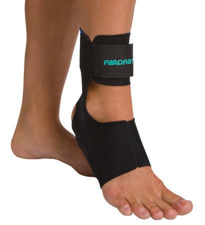 DJO Heel Support Aircast® AirHeel™ Medium Without Closure Male 7 to 11-1/2 / Female 8-1/2 to 12-1/2 Foot - Each - 09AM-EA