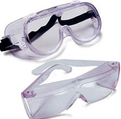 Cardinal Protective Goggles ChemoPlus™ Wraparound Clear Tint Plastic Lens Clear Frame Over Ear One Size Fits Most - Box of 6 - DP5030G-BX