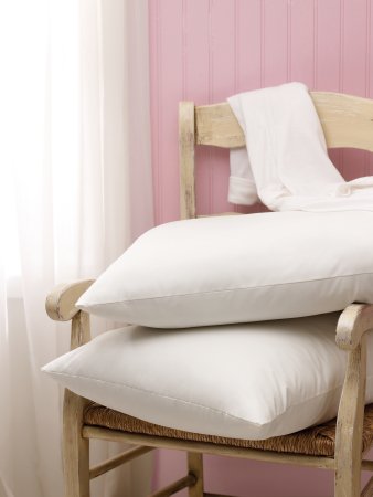 Medline Bed Pillow Med-Check® 20 X 26 Inch White Reusable - Each - MDT219683-EA