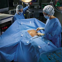 O&M Halyard Inc Abdominal Drape Laparoscopic / Abdominal Drape 100 W X 76 W X 124 L Inch Sterile - Case of 15 - 89233-CS