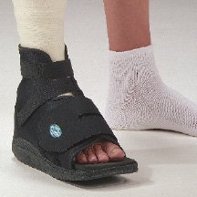 DeRoyal Slimline Cast Boot Darco® Large Child Black - Each - 2039-00-EA