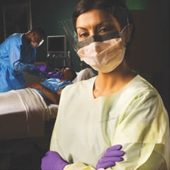O&M Halyard Inc Protective Procedure Gown Halyard Tri-Layer Large Blue NonSterile AAMI Level 3 Disposable - Case of 100 - 54310-CS