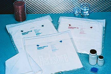 Fisher Scientific Cleanroom Wipe Berkshire™ Gamma Wipe™ 67 ISO Class 5 White Sterile Cellulose / Polyester 12 X 12 Inch Disposable - Case of 500 - 0666538B-CS